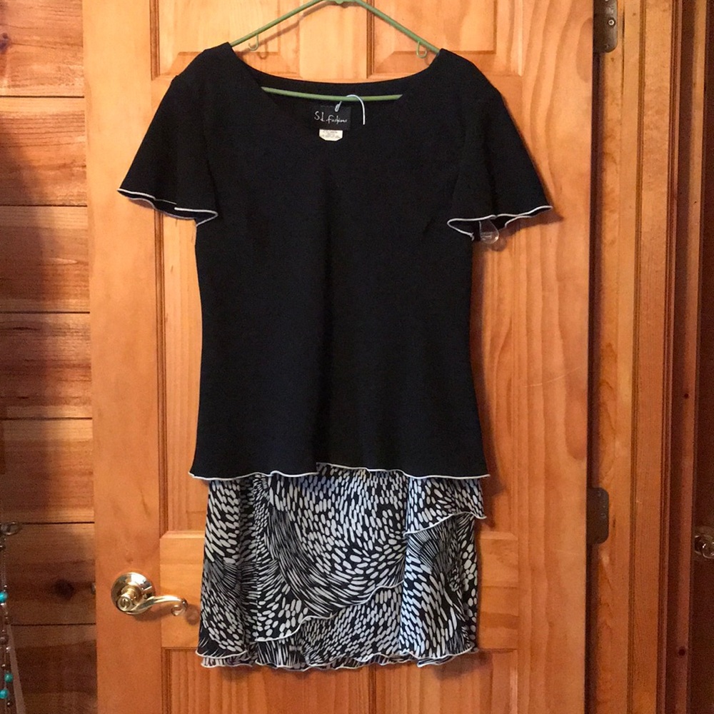 Women’s Skirt/Blouse Size 16